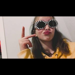 Meet your Posher, Eemma